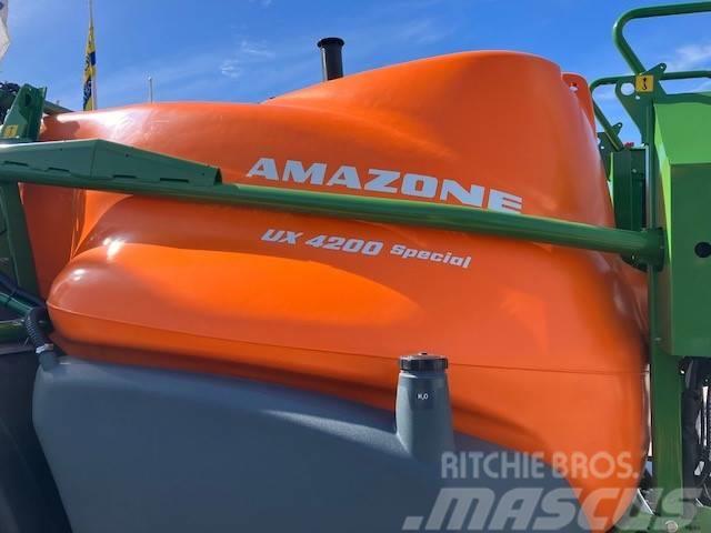 Amazone UX 4200 Special Trailed sprayers