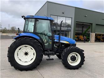 New Holland TD5040 Tractor (ST19424)