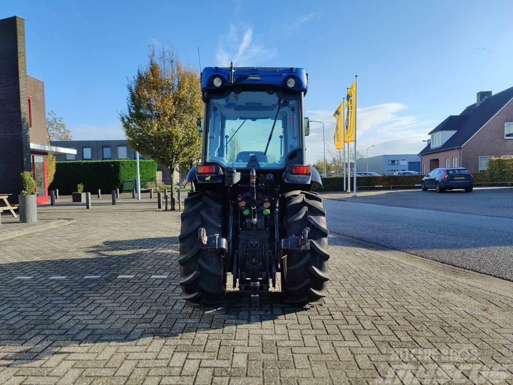 New Holland T4.80N met Rolbezem Tractors