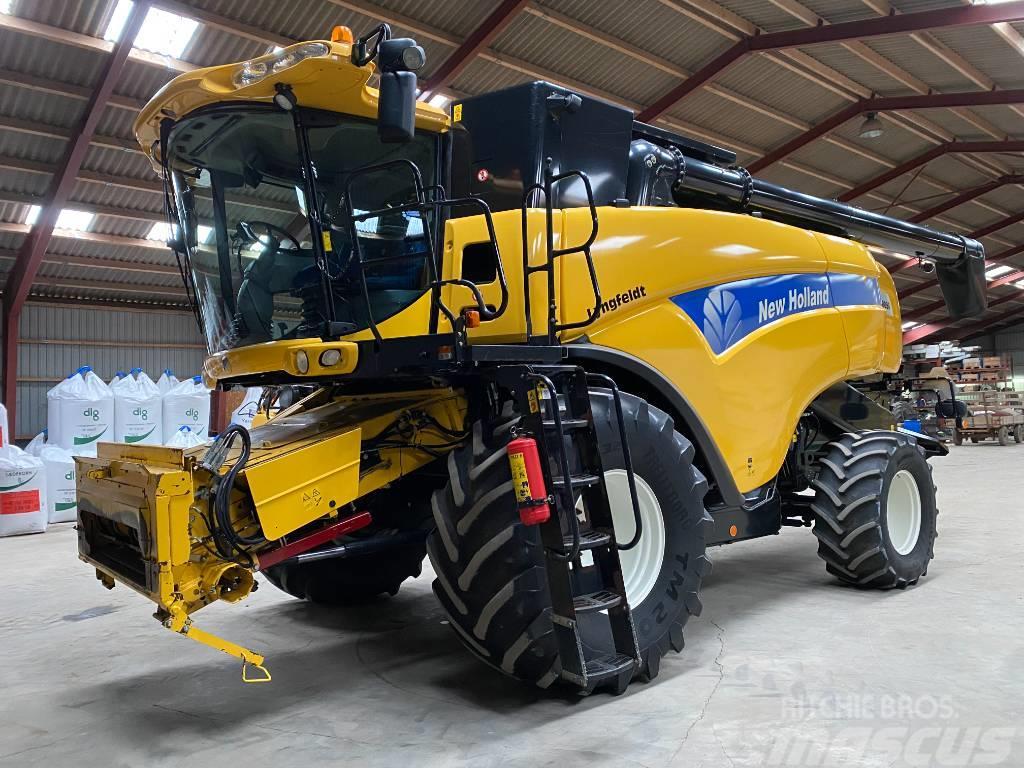 New Holland CX 8090 Combine harvesters