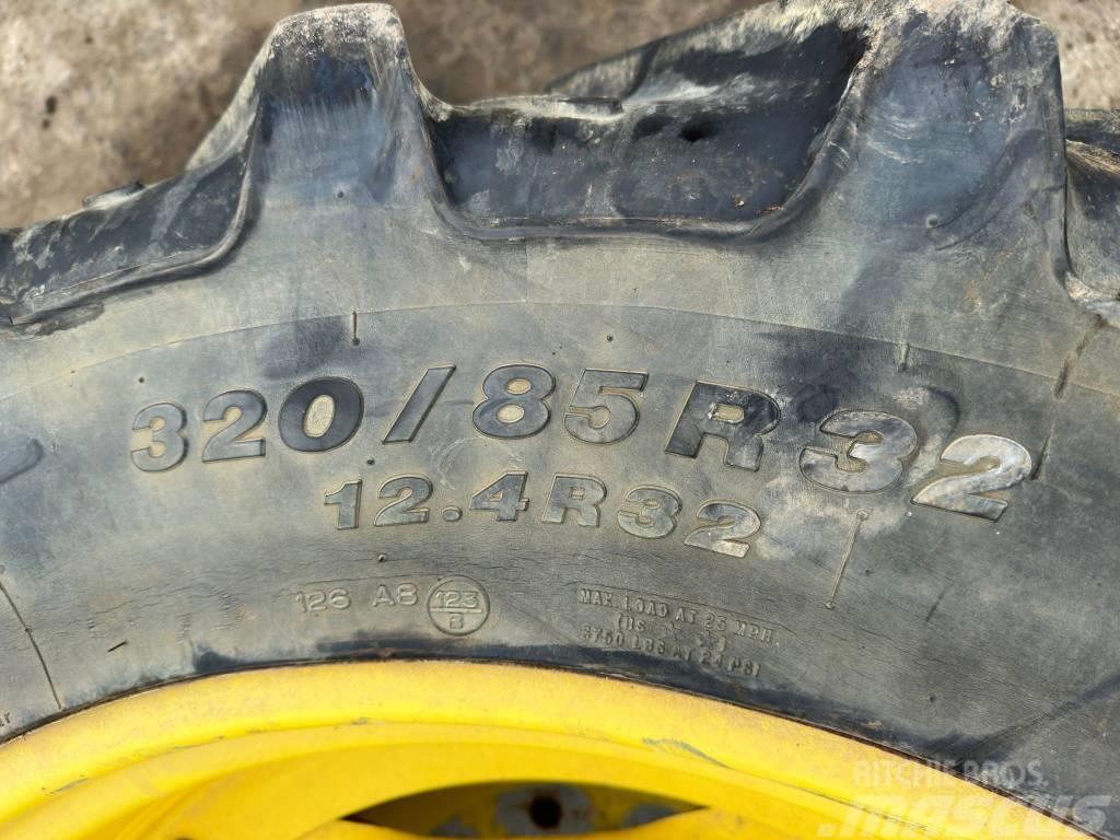 Kleber 300/95 R46 - 320/85 R32 WHEELS Tyres, wheels and rims