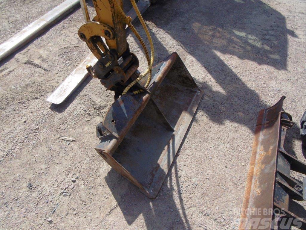 CAT Minigrävare Mini excavators < 7t (Mini diggers)