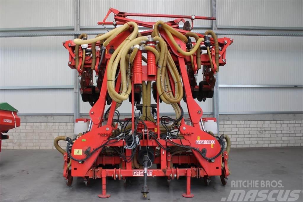 Maschio Manta XL + Fronttank Precision sowing machines