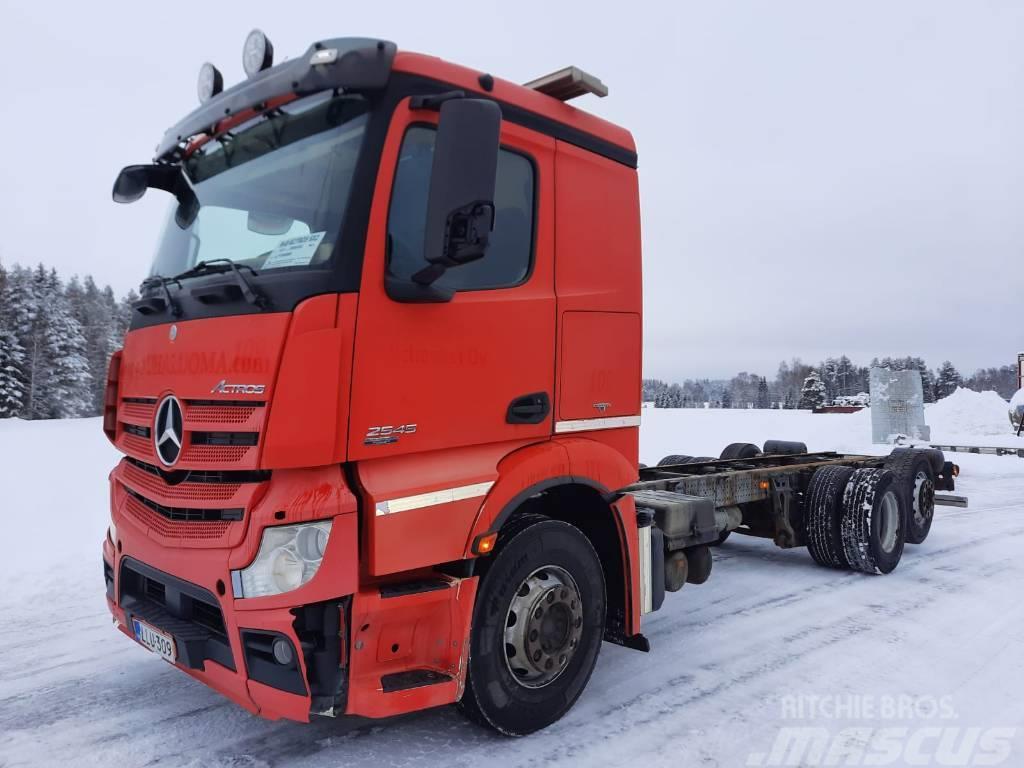 Mercedes-Benz Actros 2545 Chassis Cab trucks