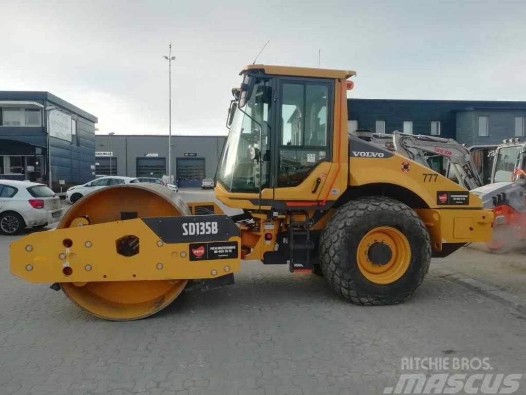 Volvo SD 135 B *uthyres / only for rent* Single drum rollers