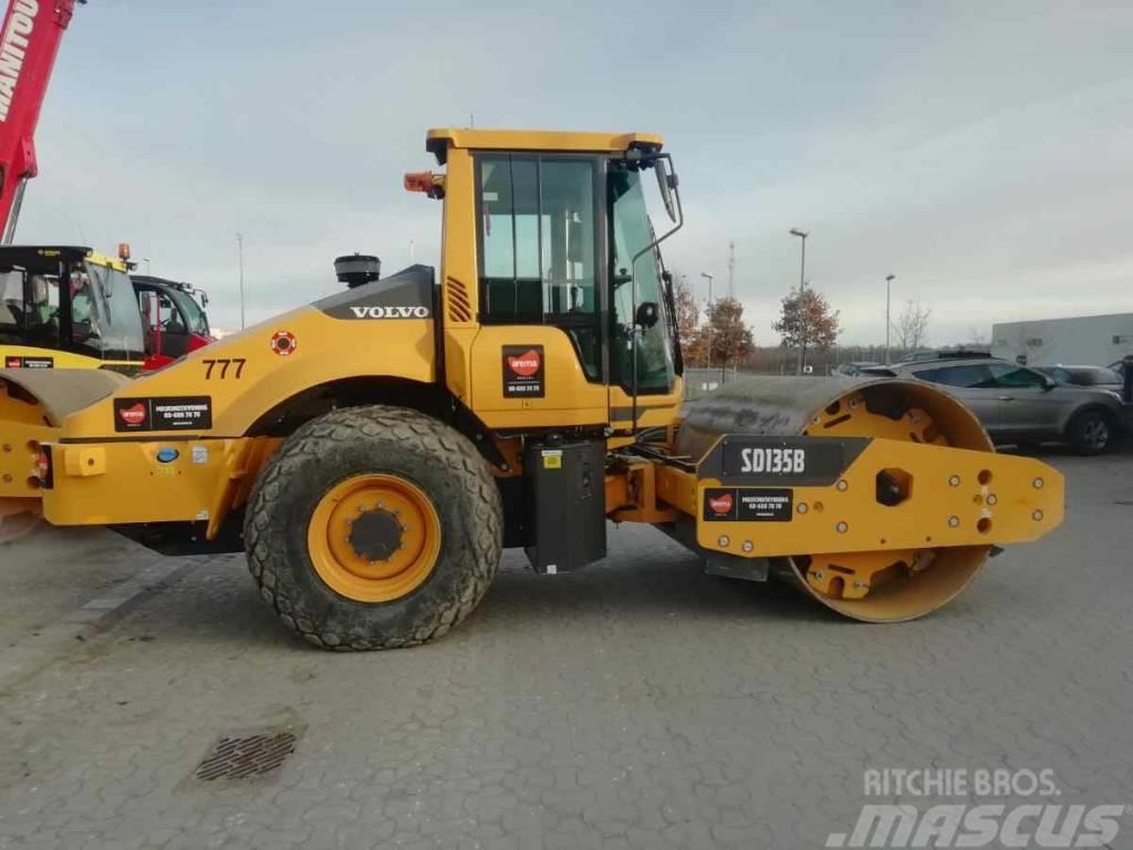 Volvo SD 135 B *uthyres / only for rent* Single drum rollers