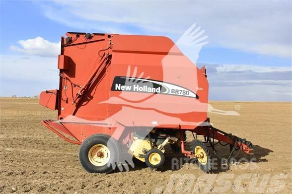 New Holland BR780 Round balers