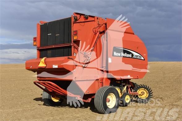 New Holland BR780 Round balers