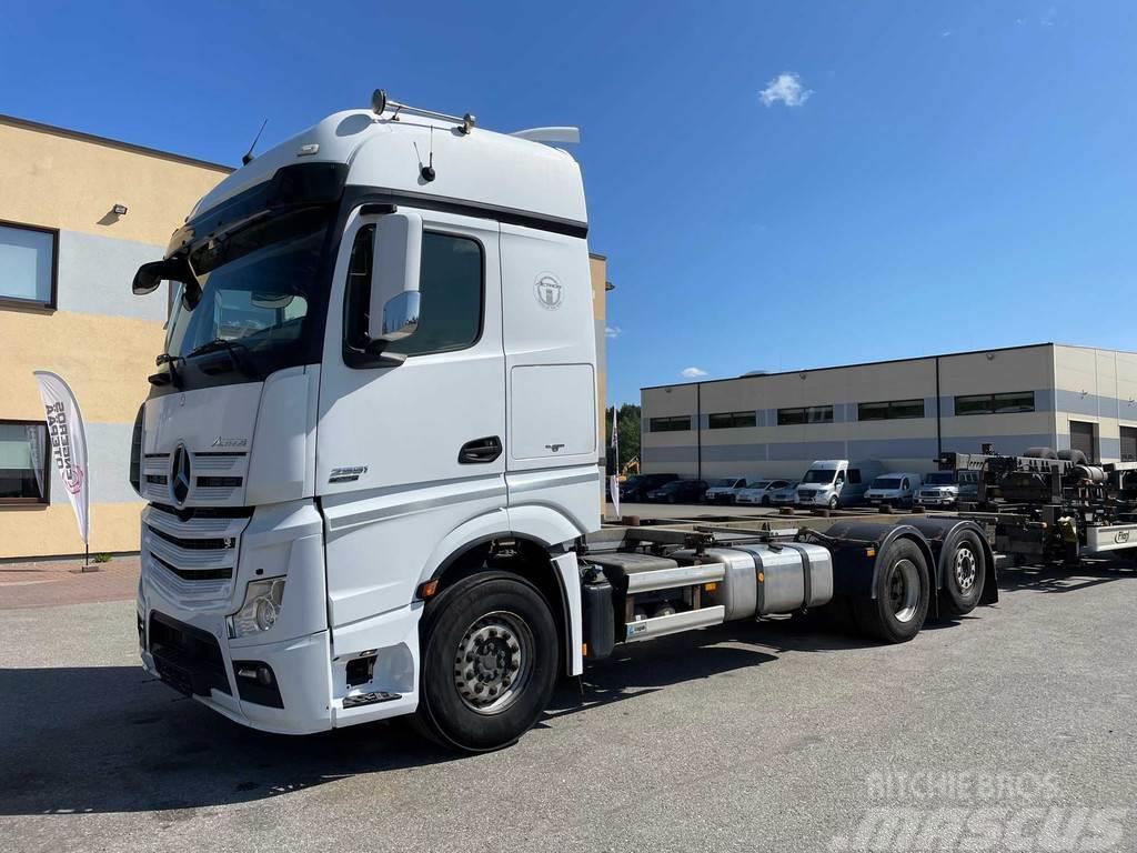 Mercedes-Benz ACTROS 2551 6X2, EURO 5 + FULL AIR + RETARDER + AD Chassis Cab trucks