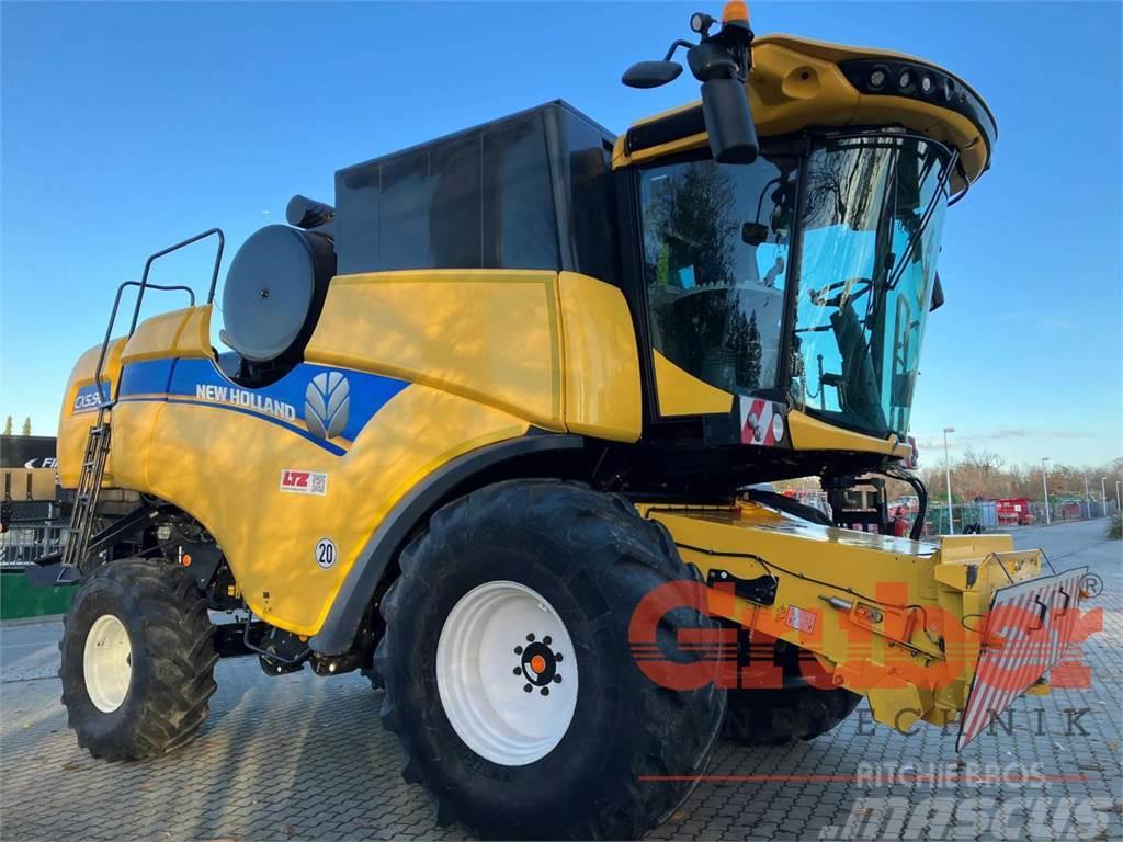 New Holland CX 5.90 T4B Combine harvesters