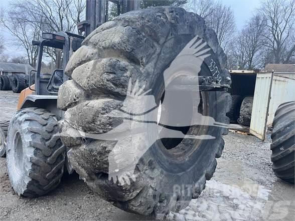  GENERAL 37.25x35 Tyres, wheels and rims