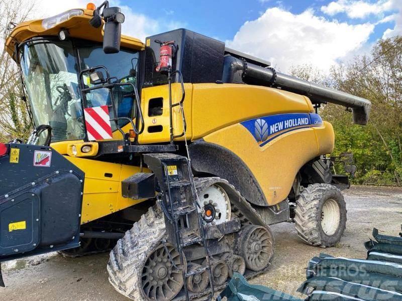New Holland CR 9070 Combine harvesters