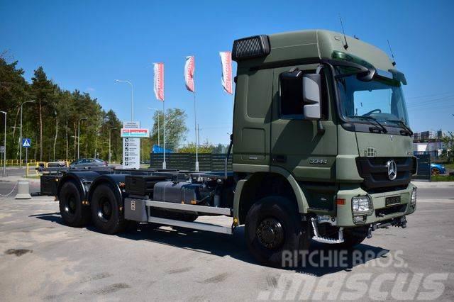 Mercedes-Benz ACTROS 3344 6x6 Chassis Twist Lock BDF LIKE NEW! Chassis Cab trucks