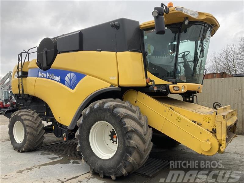 New Holland CX 8070 FSH Combine harvesters