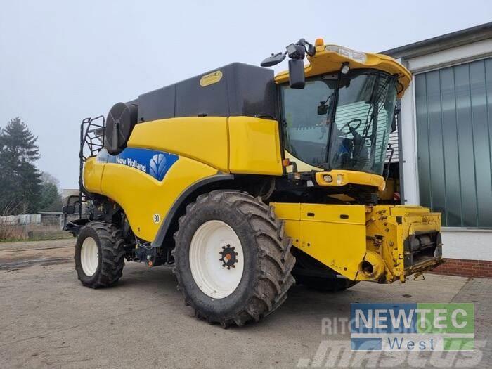 New Holland CR 9080 ELEVATION Combine harvesters