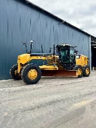 CAT 140M2 AWD