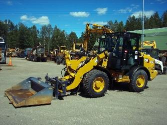 CAT 906 M