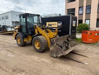 CAT 906M