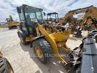 CAT 906M