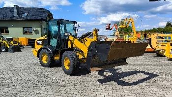 CAT 906 M