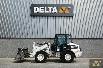 CAT 906M