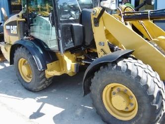 CAT 906 M
