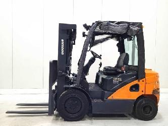 Doosan D25S-7