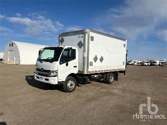 Hino 195