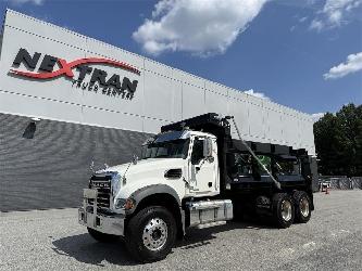 Mack GR64F
