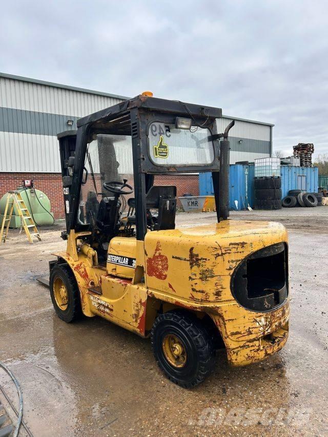 CAT DP 35 K Diesel trucks