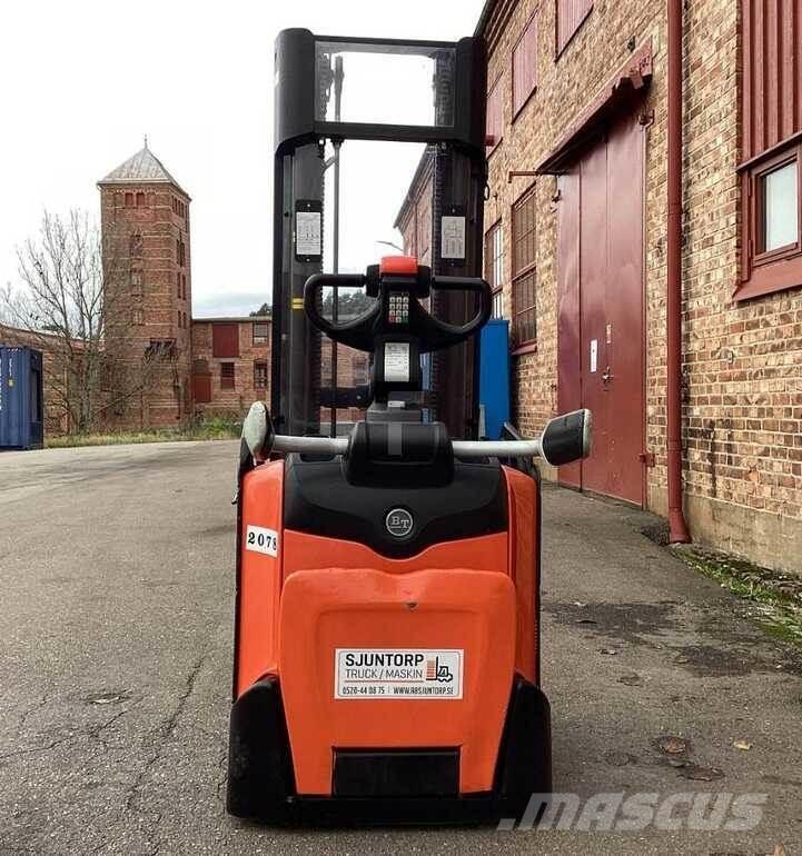 BT SPE 120 L Pedestrian stacker