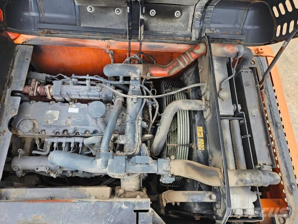Doosan DX 210 W Wheeled excavators