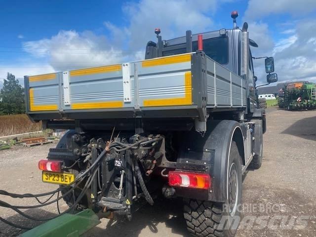 Unimog U435 Tipper trucks