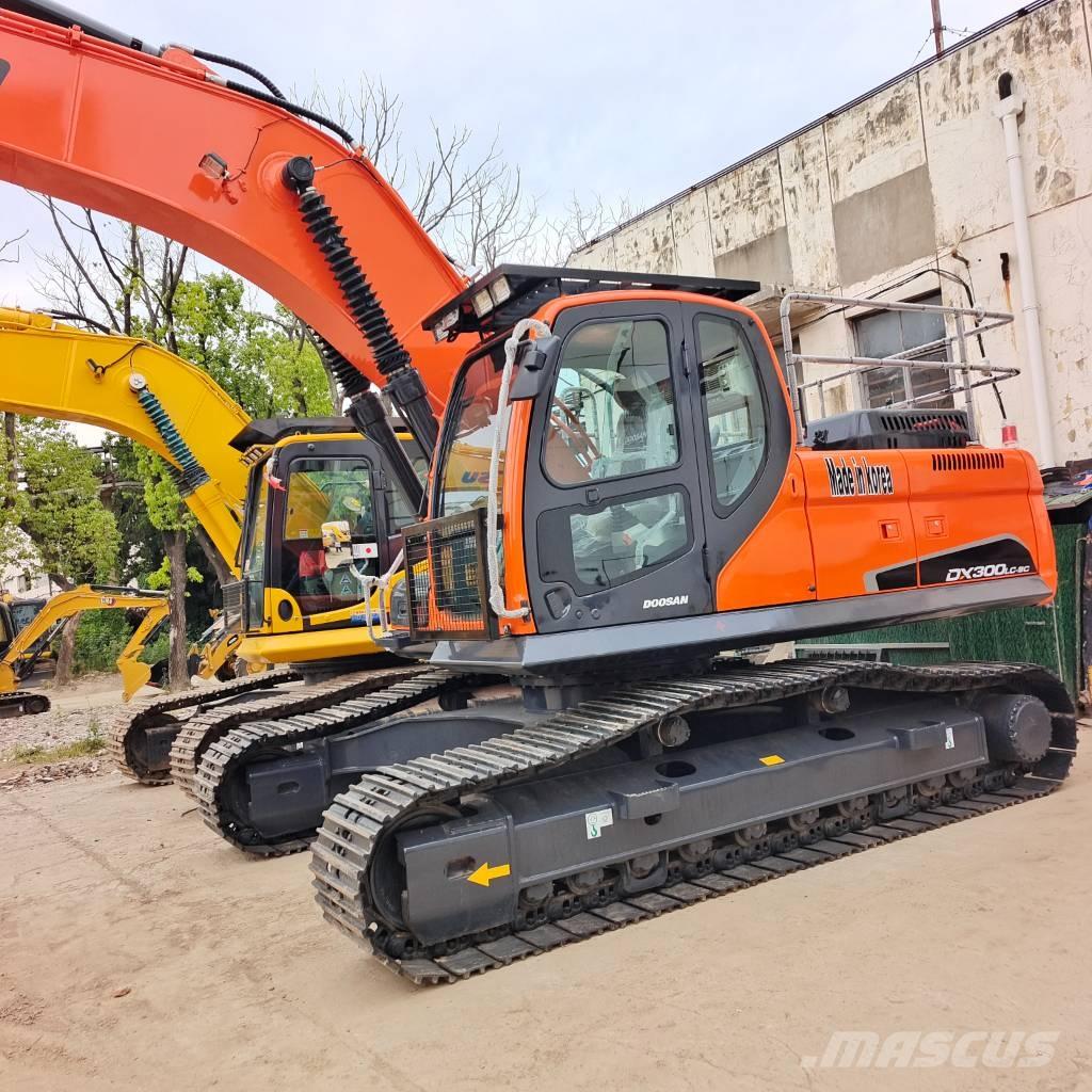 Doosan DX300LCA Crawler excavators
