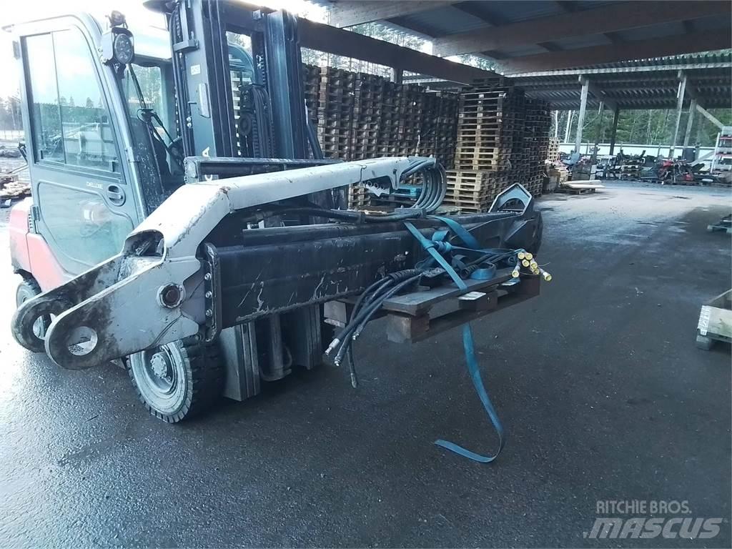 Komatsu 165F Forwarder cranes