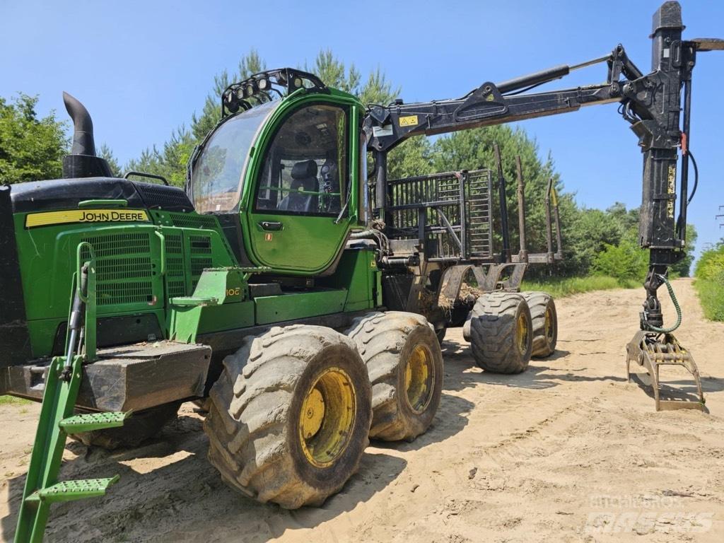 John Deere 1210 G Harvesters