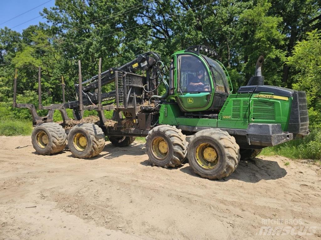 John Deere 1210 G Harvesters
