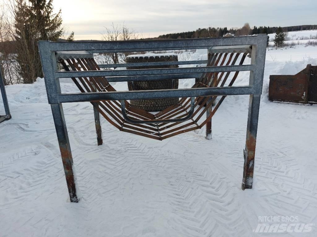 Bala Foderhäck Animal feeders