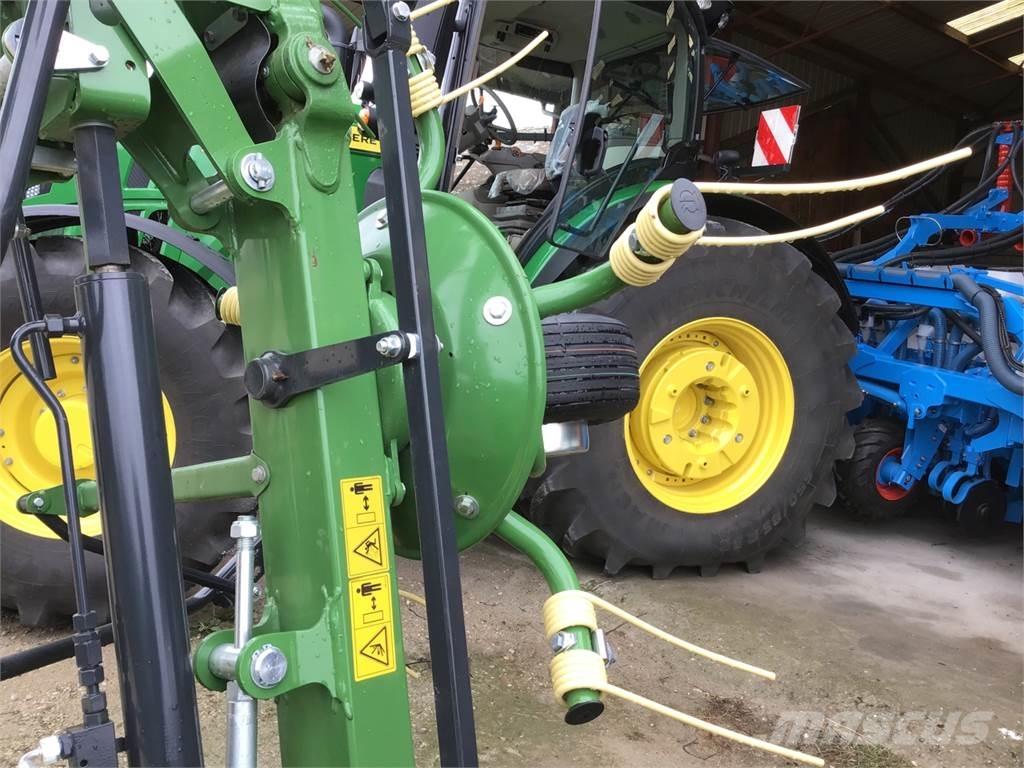 Krone Vendro 820 Rakes and tedders