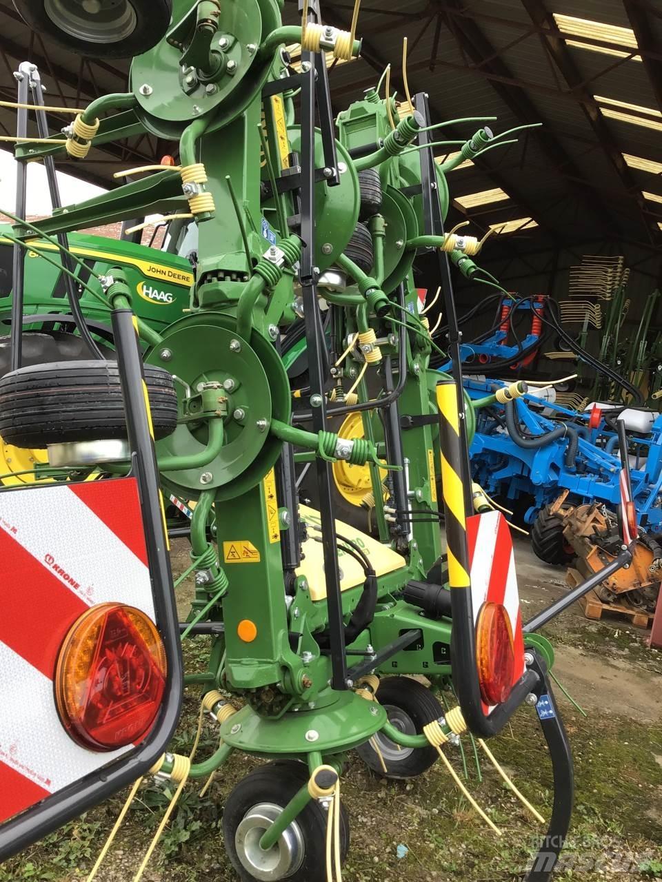 Krone Vendro 820 Rakes and tedders