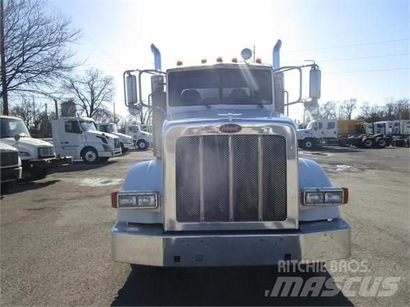 Peterbilt 365 Combi / vacuum trucks