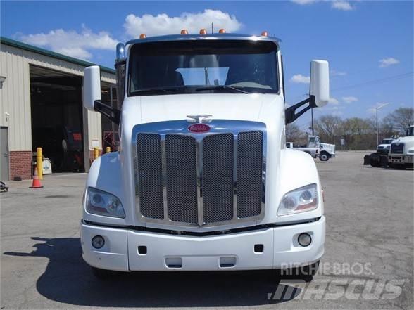 Peterbilt 579 Tractor Units