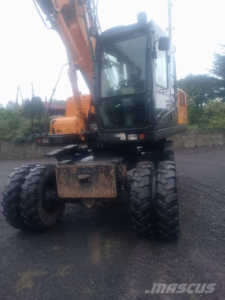 Hyundai 140W-7A Wheeled excavators