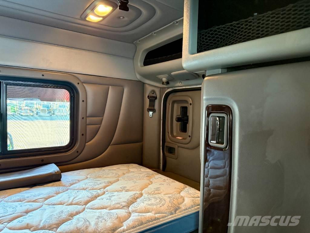 Peterbilt 389 Tractor Units