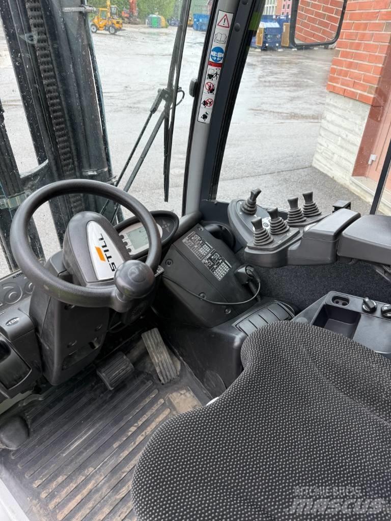 Still RX 70-30 Diesel trucks