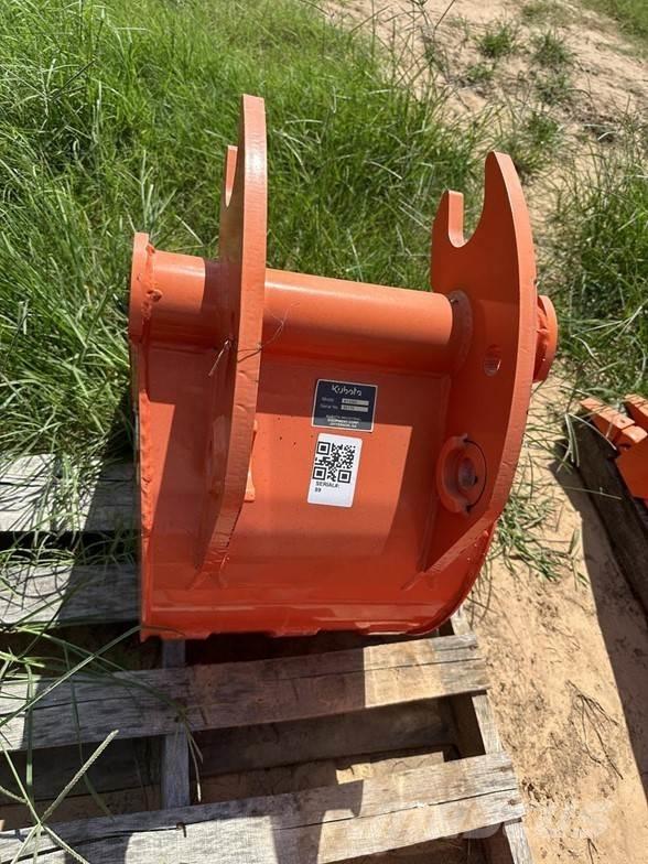 Kubota BT4584 Buckets