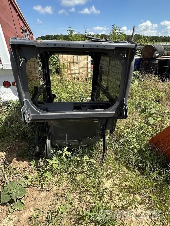 Kubota SVL Cabins and interior