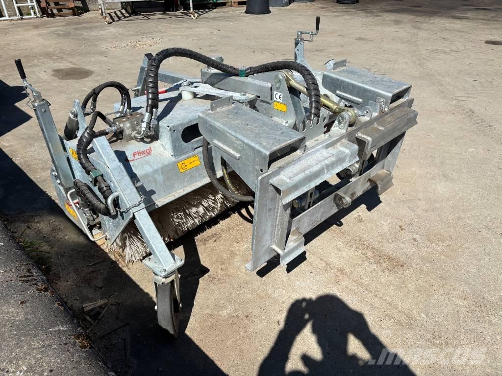 Fliegl Fejekost Other tractor accessories
