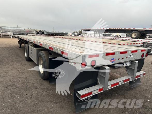 Utility 4000AE Flatbed/Dropside semi-trailers