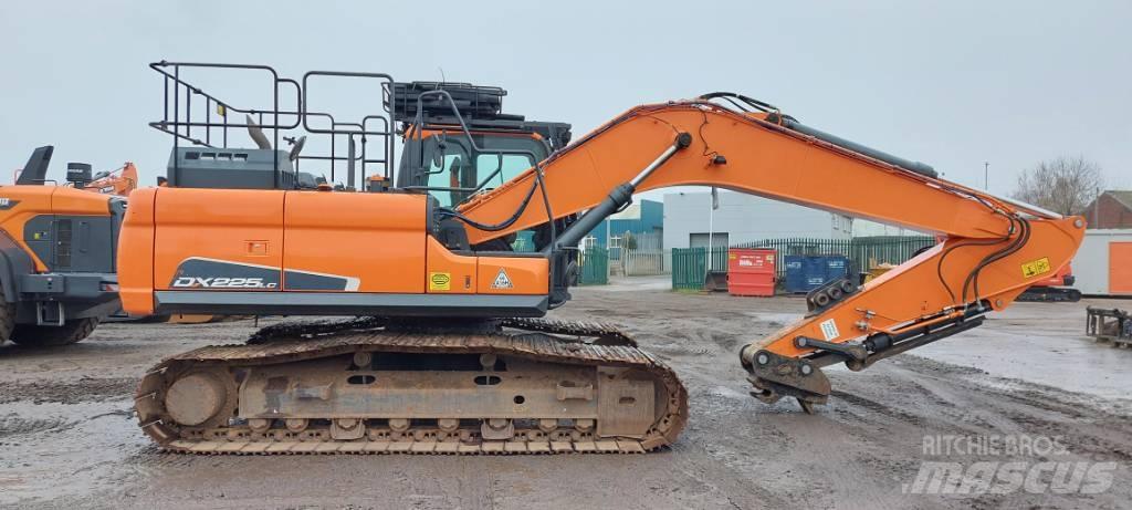 Develon DX225LC-5 Crawler excavators